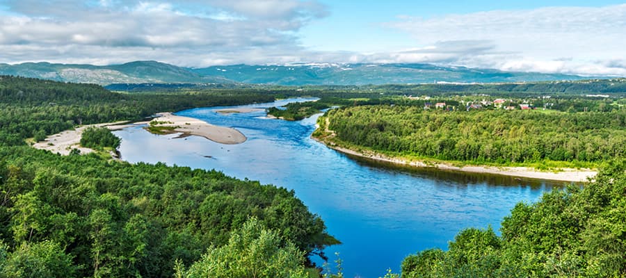 Recorre uno de los mejores ríos para la pesca del salmón del mundo: el río de Altaelva.